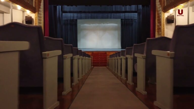 Reparaci&oacute;n Eficiente de Asientos de Teatro