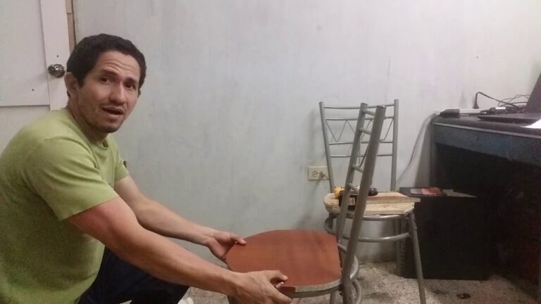 Reparaci&oacute;n Eficaz de Asientos Tapizados de Comedor