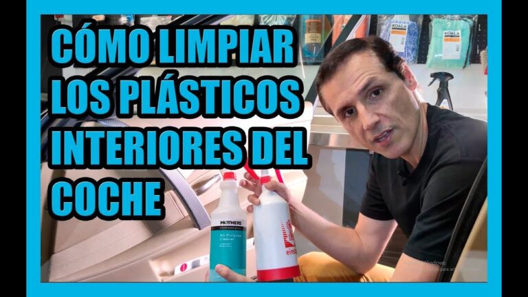 Volantes y Paneles: Elegancia Artesanal en Tapizado